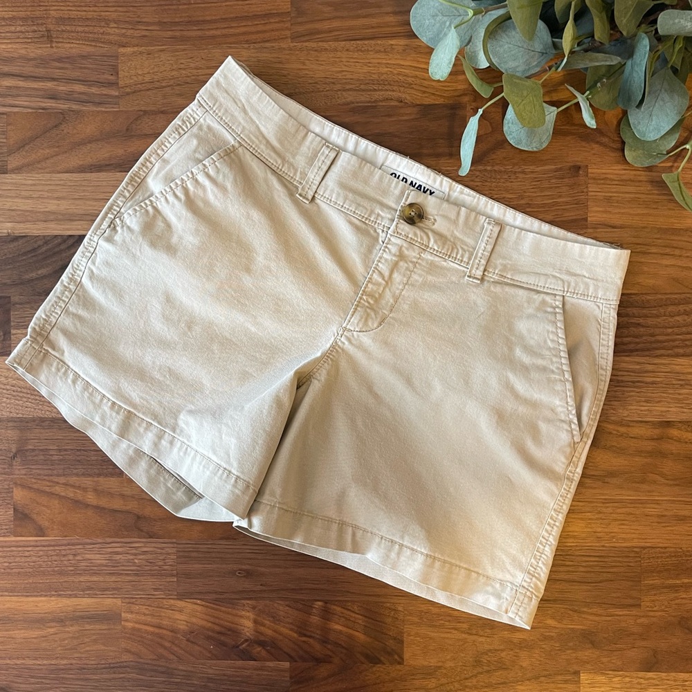 Old Navy - Chino Shorts